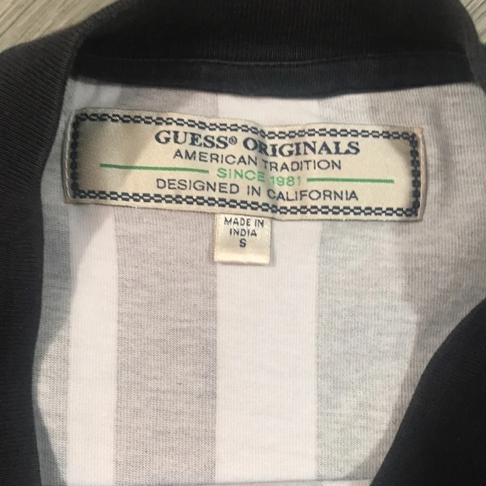 Guess Vintage Striped Screen Print Classic Triangle Screen Print‎ T-Shirt size S - Picture 5 of 8